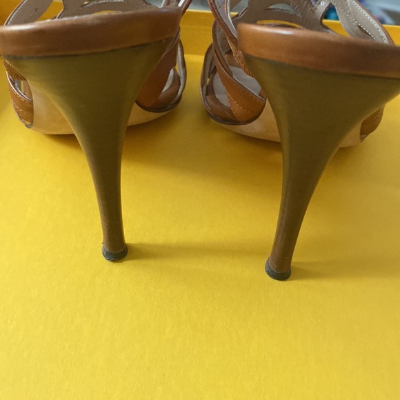 ❌SOLD❌FENDI Scotch Brown Sling Back Heels🤍🧡🤍 - Picture 8 of 13